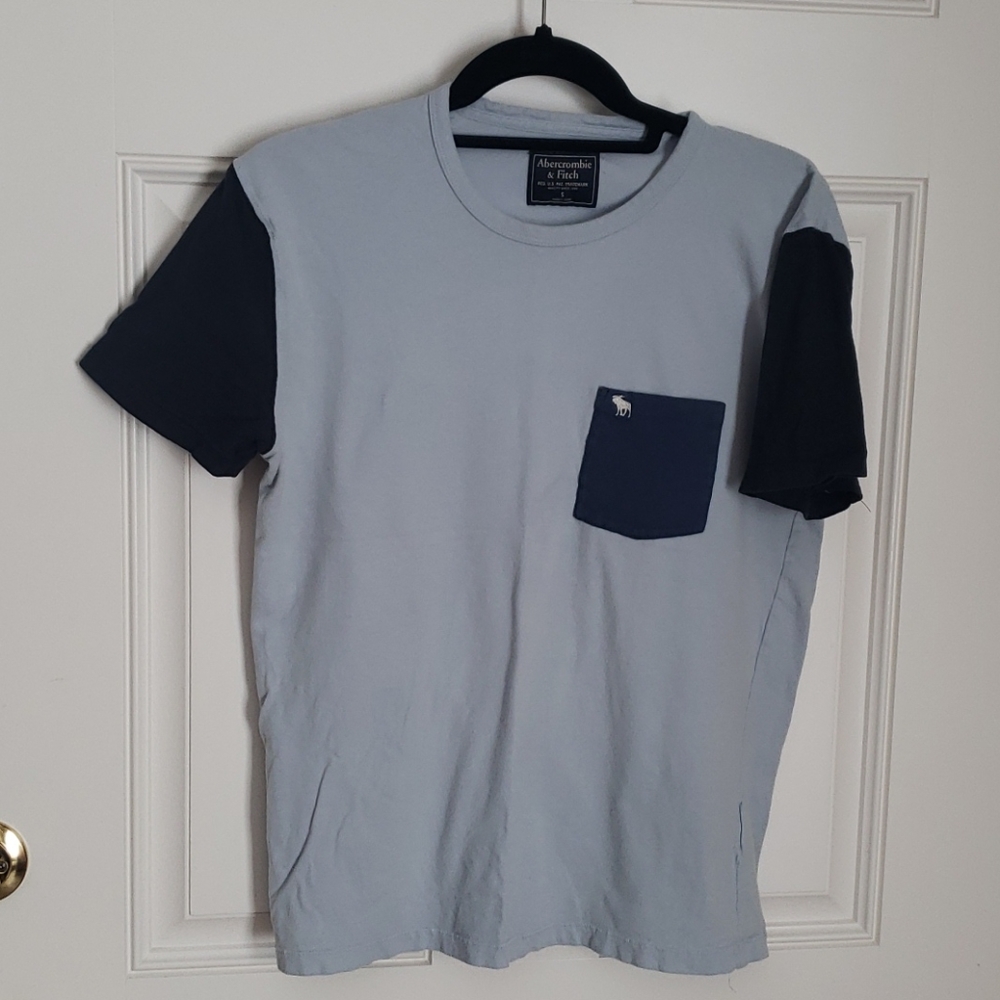 Abercrombie short sleeve one pocket t-shirt